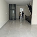 Cho thuê shophouse mới 100% 107 xuân la, tây hồ. dt 100m2 x 5 tầng, mặt tiền 6m. giá 50 triệu tl