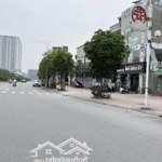 Nhà 3 tầng dân xây phố hồng tiến, bồ đề , long biên.ngõ thông.ôtô qua nhà ,vào nhà. tính giá đất.