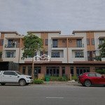 Chính chủ bán gấp nhà 3 tầng 120m2 đường rộng 26m tại centa city