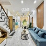 Bán nhà q12 đẹp, giá hời 2,2 tỷ/75m2. nhà ngay gần chợ, thích hợp đầu tư kinh doanh, cho thuê.