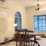 Phòng villa tô ngọc vân xinh xắn với thiết kế kiểu pháp cổ điển