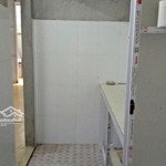 Cho thuê kho 70m2 phố bằng b, linh đàm, hoàng mai. có wc, nước sạch, xe 8 tấn vào, 6 triệu