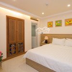 Motel 5 tầng, diện tích lớn, 3 mặt thoáng, đường 10.5m, cách biển mỹ khê 5 phút đi bộ.