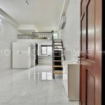 Duplex cửa sổ trời - không giới hạn người ở ngay etown cộng hoà