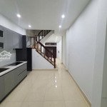 Hiếm nhà phân lô quân đội điện biên phủ, ba đình 42m2, mt 3.8m, 30m ô tô tránh đỗ