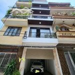 Thụy phương . 42m2 , nhà 5 tầng , kinh doanh , oto tránh dừng đỗ. gần sát hồ điều hòa.giá : 10.5 tỷ