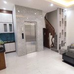 Chính chủ bán nhà thang máy bạch mai, 35m2 6t 7 tỷ, lô góc vài mét ra phố, ô tô đỗ. lh: 0836377135