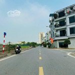 Mảnh đất đẹp có 1-02 tái định cư giang biên,lb.
diện tích 90 m2.mt 7.5 m.hướng đông. view công viên