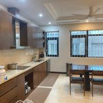 Tòa nhà mặt phố kv nguyễn tuân, ngụy như kon tum, qtx, lô góc, 190m2, mt 9m, kinh doanh, ô tô tránh