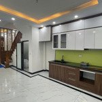 Siêu phẩm nhà đẹp ngô quyền 42m2 x 5 tầng, mặt tiền 4m, ô tô đỗ cửa, hàng xóm kđt văn khê