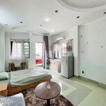 Căn studio full nội thất có ban công và cửa sổ lớn ngay tại bình thạnh