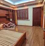 Cho thuê nhà ngõ 30 nguyễn thị định 65m2 x 5t ô tô đỗ cửa