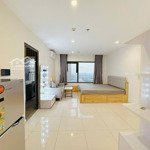 Chính chủ bán căn studio 34m2 tầng áp mái, view sông, bếp riêng, tặng toàn bộ nội thất như hình