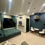 Chị gái em cần bán gấp căn studio , full đồ giá 2080 ,đang cho thuê 7tr/ tháng đến 6/25