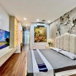 Bán căn hộ vinhomes dcapitale c7, 79m, 2 phòng ngủ full nội thất, view hồ thoáng mát, giá bán 7,3 tỷ, sổ đỏ