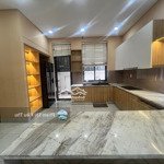 Biệt thự sân vườn dt 8x20m 1 trệt 2 lầu full nội thất kđt lakeview city giá thuê 33tr lh 0902872670