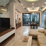 Nhà đang trống - vào ở luôn, cho thuê bt sl giá chỉ 18 tr/th ở vinhomes thăng long, 0912342262