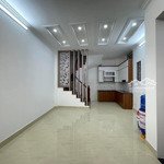 Bán nhà kim giang,gần phố,ô tô có sổ đỏ 40m2, 5 tầng. giá 6.2 tỷ.