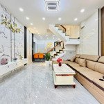 Duy nhất 1 căn nhà tại đường lê hồng phong, dĩ an, bình dương. giá 800tr 80m2 ( ngang 5 dài 16) shr