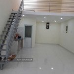 Cho thuê nhà 1 trệt 1 lửnghẽm xe hơisát chợ 60m2 6 triệu/th