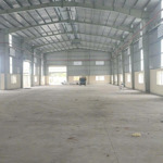 Cho thuê xưởng dtkv 5000m2 xd 2500m2 giá bán 150 triệu bến lức long an