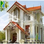 Bán biệt thự c37 bắc hà mặt vườn hoa 162m2 giá rẻ 0979902666