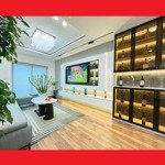 Gia đình cần bán căn hộ goldmark city 3pn 99m2 tầng đẹp full nội thất, có chỗ để ô tô, đã có sổ đỏ