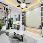 Bán nhà riêng 5 tầng mới đẹp, dt26m2 3 ngủ, 3 wc tại văn hương, tôn đức thắng, đống đa, giá 5.x tỷ