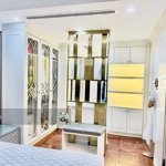 Nhà đẹp ở ngay phố cầu giấy: 100m2 -6t mtr 6,6m, dòng tiền đạt 1,2 tỷ, ngõ rộng thoáng, dân trí cao