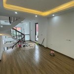 Bán nhà đẹp 35m2 an thượng - hoài đức. giá chỉ 4.3 tỷ. lô góc, ô tô đỗ trước cửa