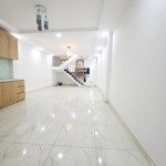 Bán nhà mặt tạ quang bửu,hơn 5 tỷ, 50m2, 4pn,, 3 tầng