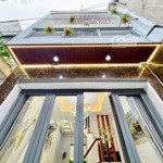 Cần tiền gấp bán hoàng diệu q4diện tích53,2m2 3 phòng ngủ 4 vệ sinhnội thất sẵn. liên hệ: 0798 545 065