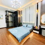 Bán gấp nhà nguyễn đình hoàn - cầu giấy, 40m2, sát ô tô, sổ đỏ, giá 6,x tỷ. lh: 08657398haiba