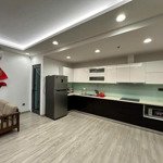 Chính chủ cho thuê 3 phòng ngủ 115m2 chung cư one 18 phố nguyễn văn cừ giá bán 13 triệu: liên hệ: 0916393862