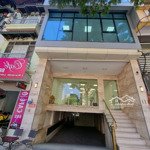 Nhà mới hoàn thiện 100% view hồ hoàng cầu - đống đa, dt 80m*7 tầng, hầm để xe, thông sàn, giá 55tr