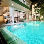 Bán biệt thự 3 tầng hồ bơi đẹp nhất làng châu âu euro village. liên hệ: 0934773999