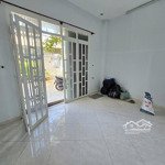 Bán nhà 56m2 2pnhẽm xe hơiđối diện vinhomes quận 9 full thổ cư không qh sổ riêng liên hệ:0987152506