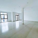 Bán nhà phố 180m2 có hông bên cạnh - nhà hoàn thiện giá bán 29 tỷ 500 triệu - vinhomes quận 9