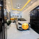 Hoàng cầu , đống đa 115m 32 tỷ gara, ô tô tránh đỗ ngày đêmmặt tiền6m kd đa dạng