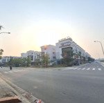 Nhà 75m2, 4 tầng, 4,6x tỷ, cửa ngõ kcn vsip, kđt centa diamond, cách long biên 5km. liên hệ: 0865706187