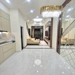 Gia đình chuyển công tác, cần bán nhà 243 tam trinh, hoàng mai 40m2 x 4 tầng