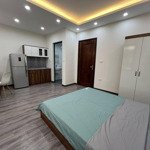 Chính chủ cho thuê căn hộ phố nguyễn sơn 35m2 full đồ đẹp, oto đỗ cửa, giá 5 triệu:lh 0916393862