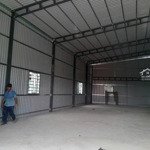 Cho thuê kho, nhà xưởng đường lớn giá 14 triệu thương lượng, 270m2. lh 0901.373.286