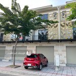 Hàng ngộp shophouse 3tầng suncasa central giá 3,2x/tỷ cho thuê được từ 17 triệu/tháng kinh doanh tốt