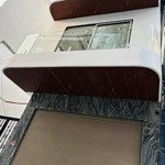 Bán nhà phố ngọc thuỵ chính chủ,diện tích45m 6 tầng nhỉnh 9tỷ, gara ô tô, thang máy, view hồ