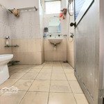 Cần cho thuê căn hộ bông sao block b diện tích: 67m2, 2 phòng ngủ ,2 wc giá thuê 8 triệu/th