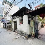 Cần bán gấp mảnh đất thổ cư tại trung tâm thị trấn trâu quỳ tặng căn nhà cấp 4