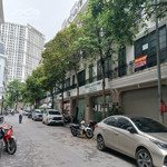 Cho thuê nhà ngõ 154 đình thôn - phố người hàn - mễ trì 80m2 5 tầng. mt 5m. thang máy. giá 75tr