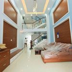 Bán nhà riêng cách đường phạm văn đồng chỉ 50m, 9,5 tỷ, 90m2, 5 phòng ngủ 5 vệ sinh nhà 3 tầng, hướng tây bắc