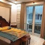 Cho thuê nhà ngõ 30 phạm văn đồng 95m2 x4t ô tô đỗ cửa